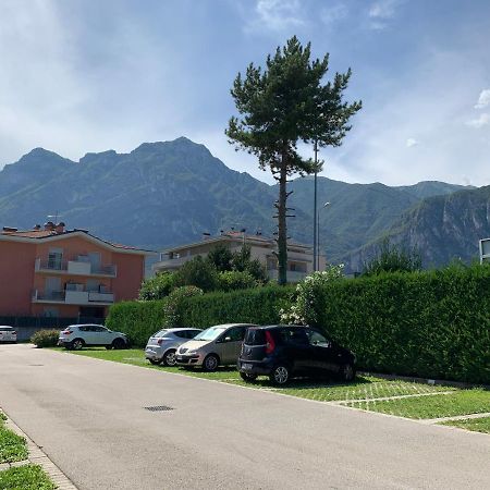 Appartamento Ivonn Con Giardino Riva del Garda Luaran gambar