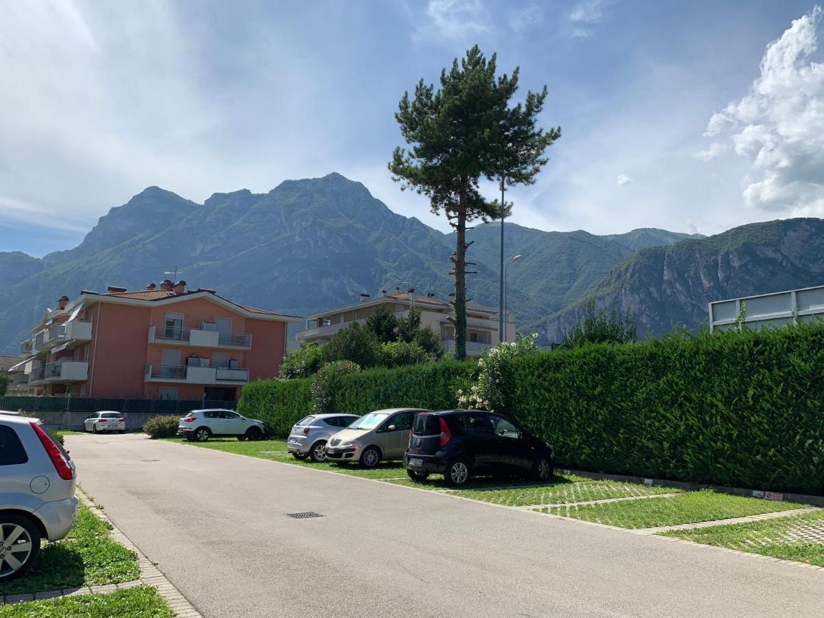 Appartamento Ivonn Con Giardino Riva del Garda Luaran gambar